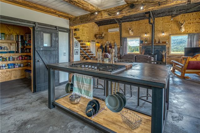 2786 NC 3510, Western Grove, AR 72685