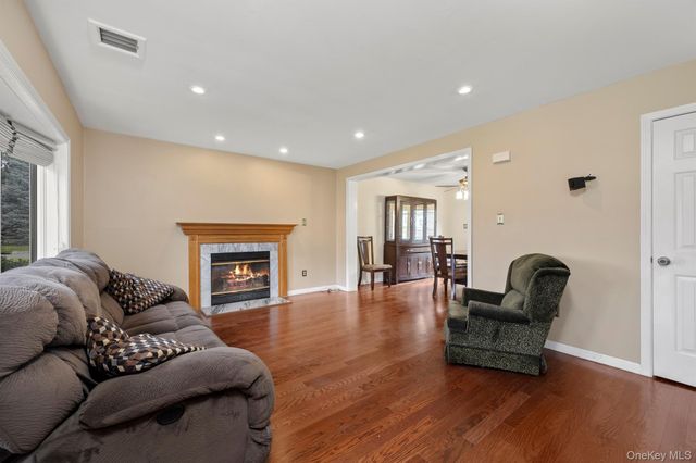 1 Melucci Court, West Haverstraw, NY 10993