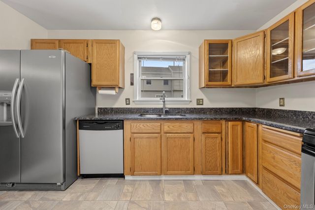 1 Melucci Court, West Haverstraw, NY 10993