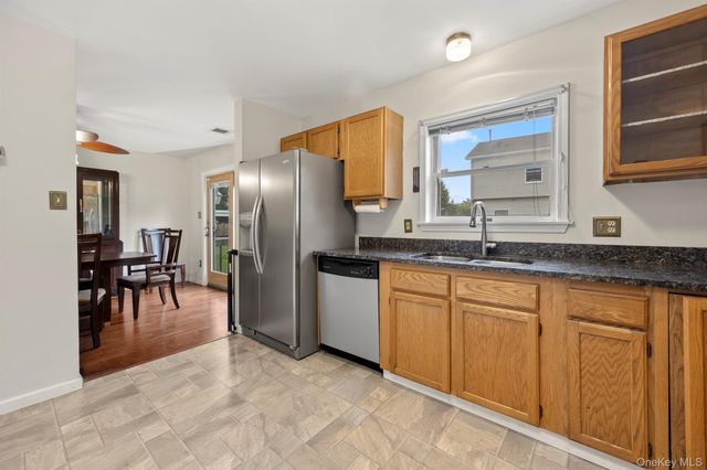 1 Melucci Court, West Haverstraw, NY 10993