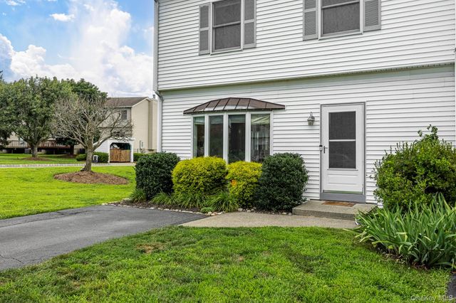 1 Melucci Court, West Haverstraw, NY 10993