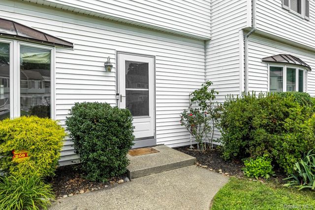 1 Melucci Court, West Haverstraw, NY 10993