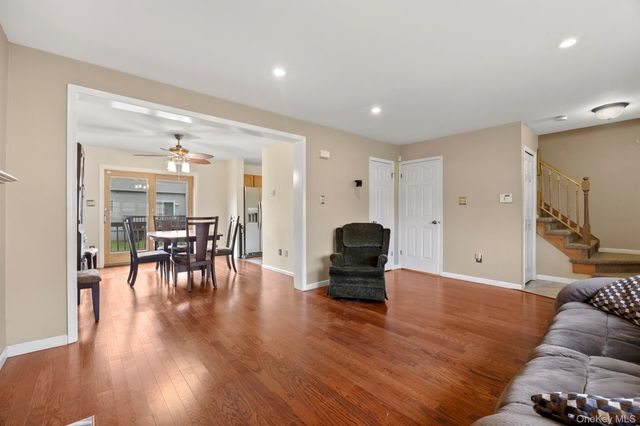 1 Melucci Court, West Haverstraw, NY 10993