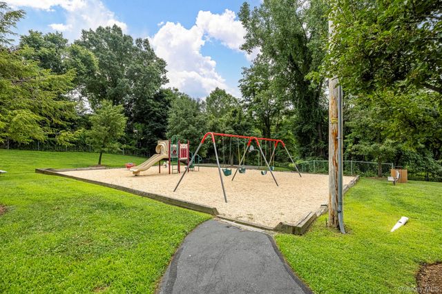 1 Melucci Court, West Haverstraw, NY 10993