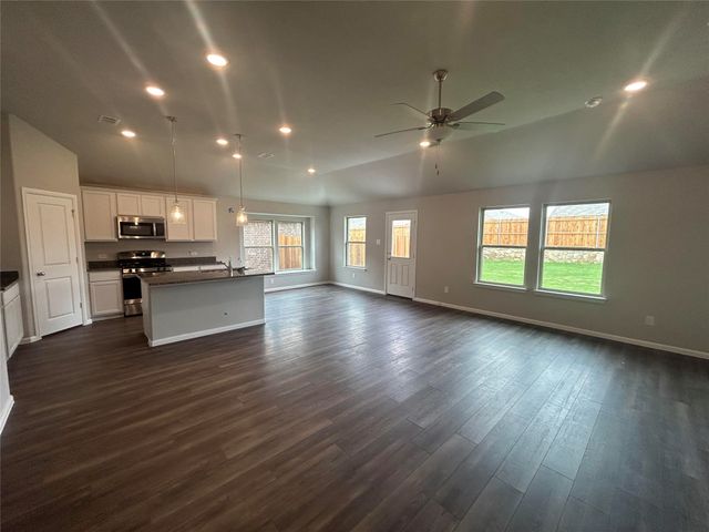 1813 Huisache Street, Royse City, TX 75189