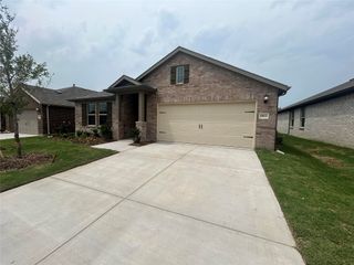 1813 Huisache Street, Royse City, TX 75189