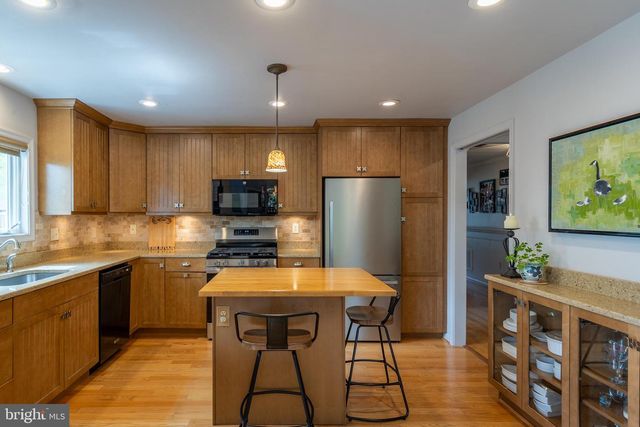 37 HICKORY LN, Reedville, VA 22539