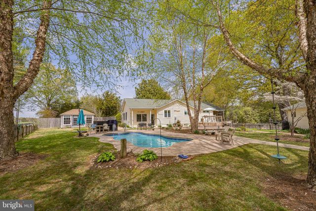 37 HICKORY LN, Reedville, VA 22539
