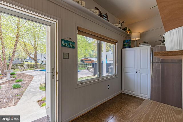 37 HICKORY LN, Reedville, VA 22539