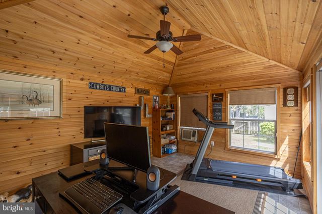 37 HICKORY LN, Reedville, VA 22539