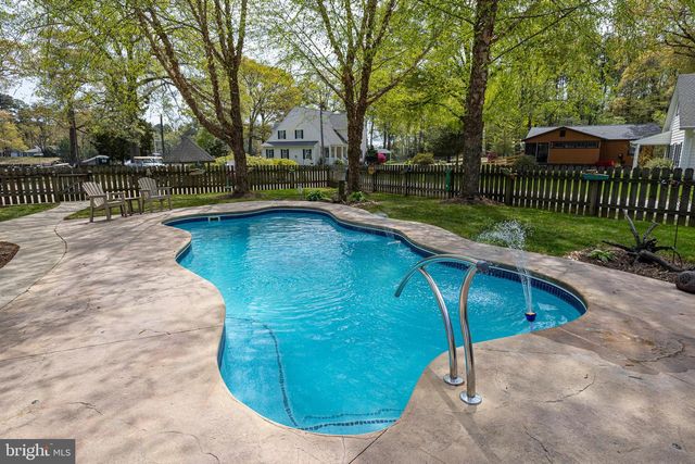 37 HICKORY LN, Reedville, VA 22539