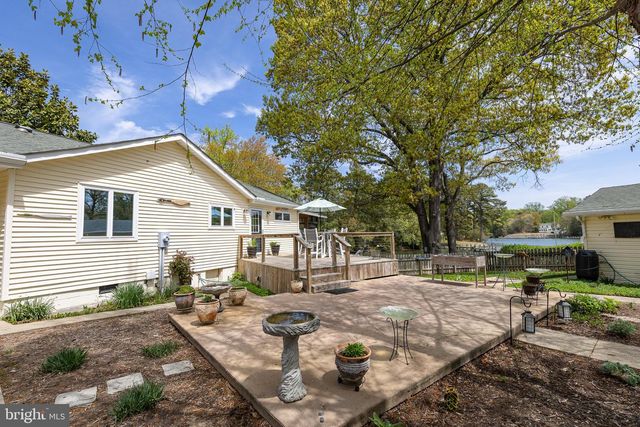 37 HICKORY LN, Reedville, VA 22539