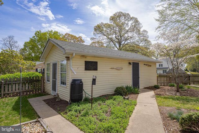 37 HICKORY LN, Reedville, VA 22539