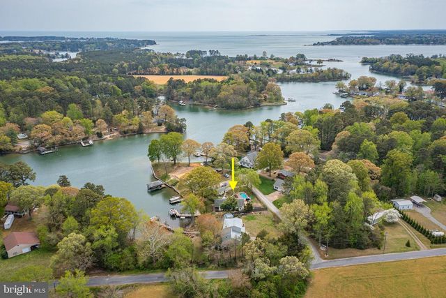 37 HICKORY LN, Reedville, VA 22539