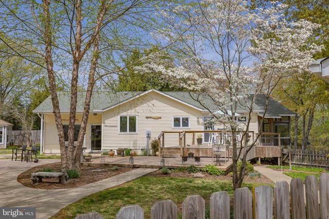 37 HICKORY LN, Reedville, VA 22539