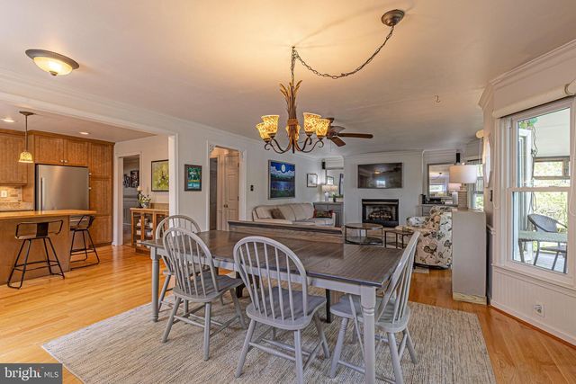 37 HICKORY LN, Reedville, VA 22539