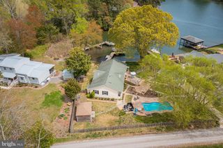 37 HICKORY LN, Reedville, VA 22539