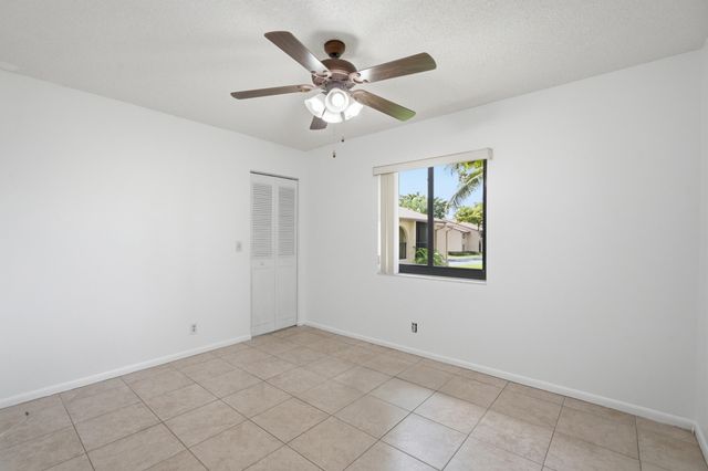 518 Shady Pine Way B2, Greenacres, FL 33415