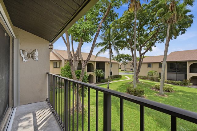 518 Shady Pine Way B2, Greenacres, FL 33415