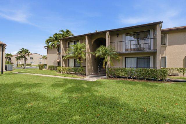 518 Shady Pine Way B2, Greenacres, FL 33415
