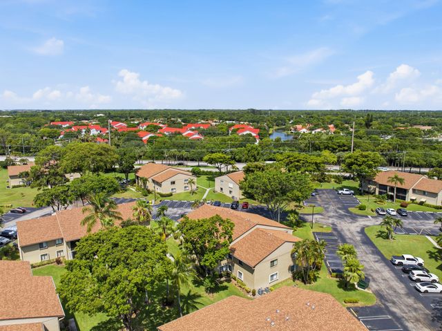 518 Shady Pine Way B2, Greenacres, FL 33415