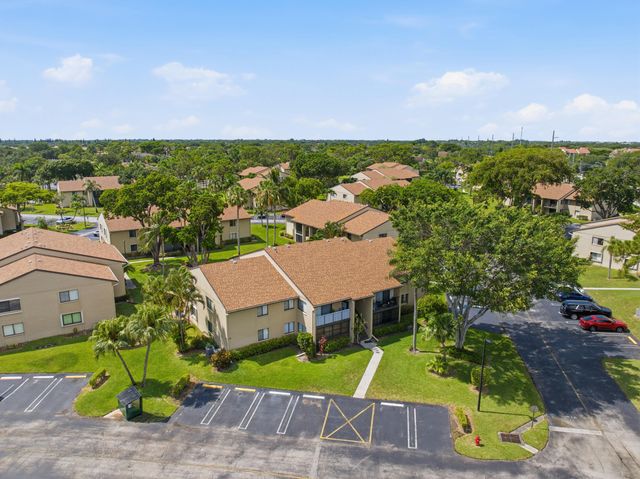 518 Shady Pine Way B2, Greenacres, FL 33415