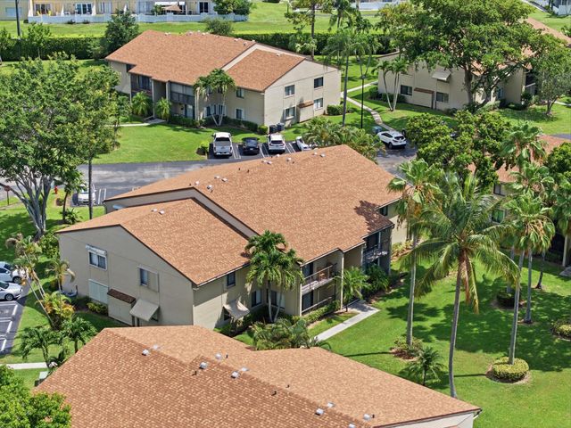 518 Shady Pine Way B2, Greenacres, FL 33415