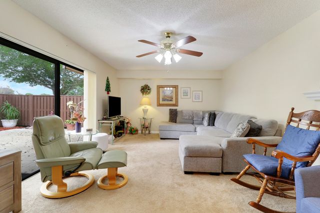 6645 66th Way, West Palm Beach, FL 33409