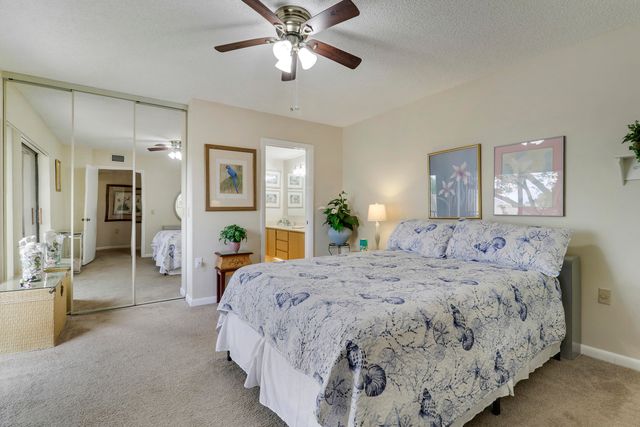 6645 66th Way, West Palm Beach, FL 33409