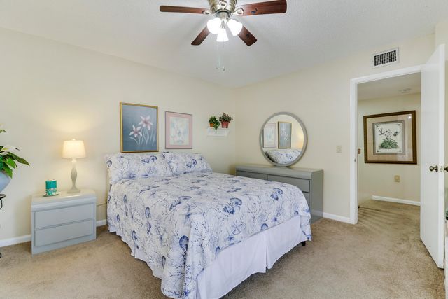 6645 66th Way, West Palm Beach, FL 33409