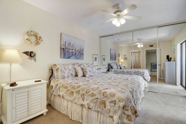 6645 66th Way, West Palm Beach, FL 33409