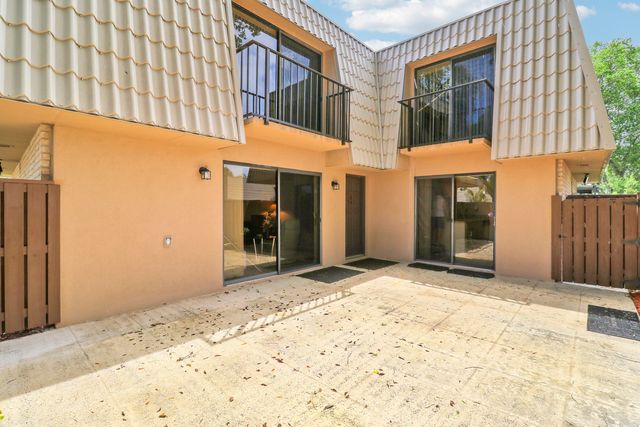 6645 66th Way, West Palm Beach, FL 33409