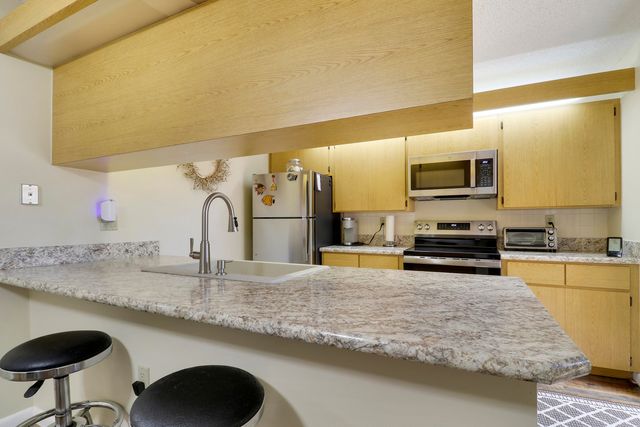 6645 66th Way, West Palm Beach, FL 33409