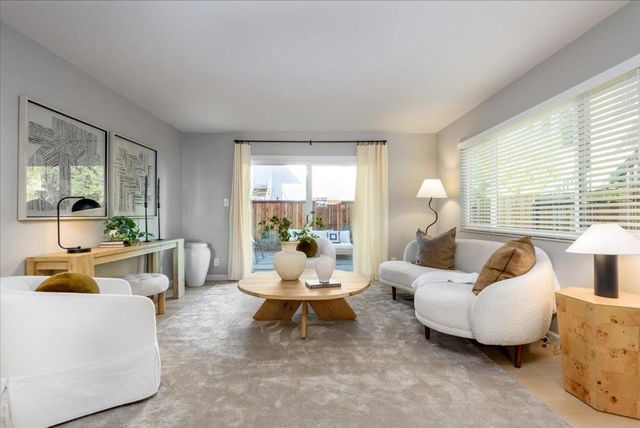 543 Everett Court, Palo Alto, CA 94301