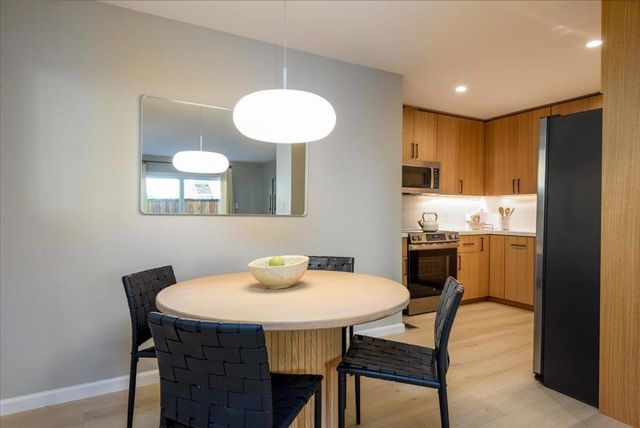 543 Everett Court, Palo Alto, CA 94301