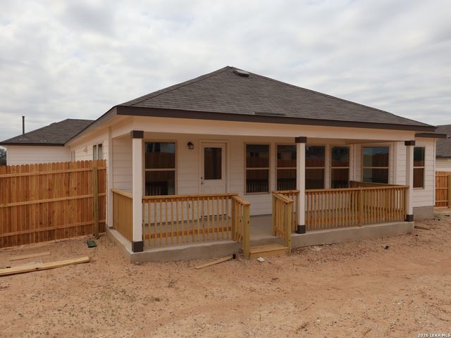 17446 Buffalo Grass Lane, Elmendorf, TX 78112