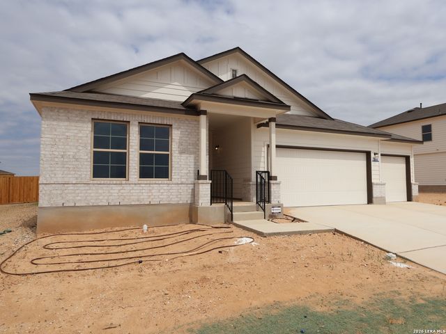 17446 Buffalo Grass Lane, Elmendorf, TX 78112