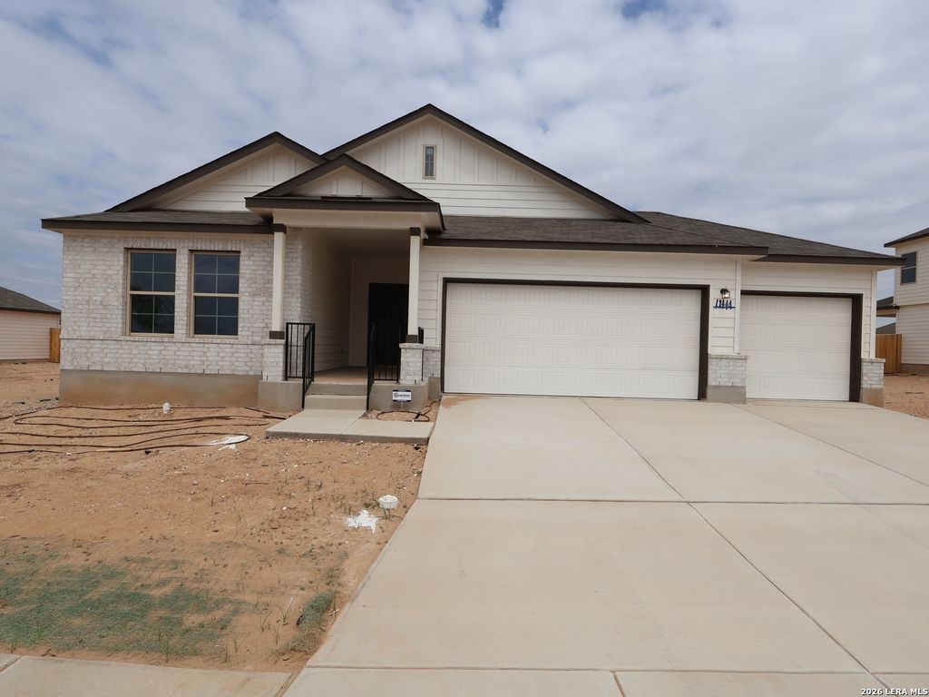 17446 Buffalo Grass Lane, Elmendorf, TX 78112
