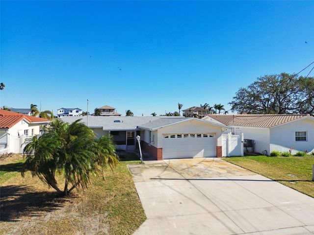545 LILLIAN DRIVE, Madeira Beach, FL 33708