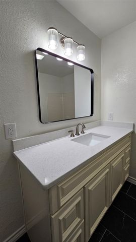 903 W Congress Street, Denton, TX 76201