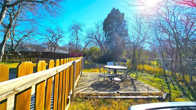 903 W Congress Street, Denton, TX 76201