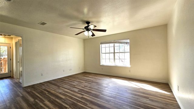 903 W Congress Street, Denton, TX 76201