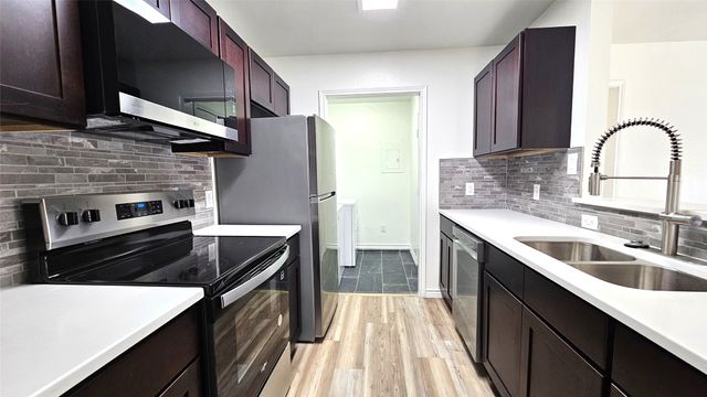 903 W Congress Street, Denton, TX 76201