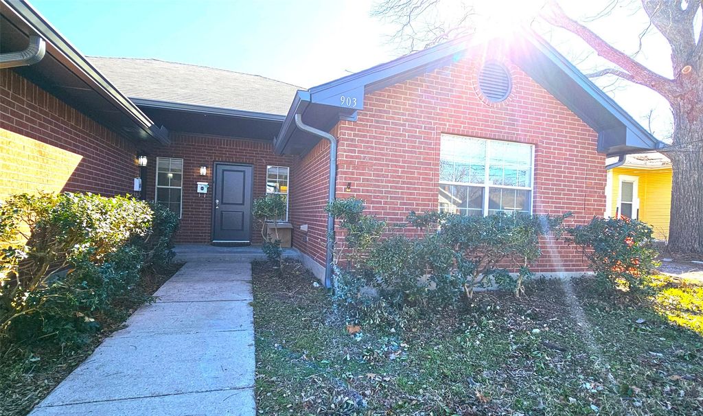 903 W Congress Street, Denton, TX 76201