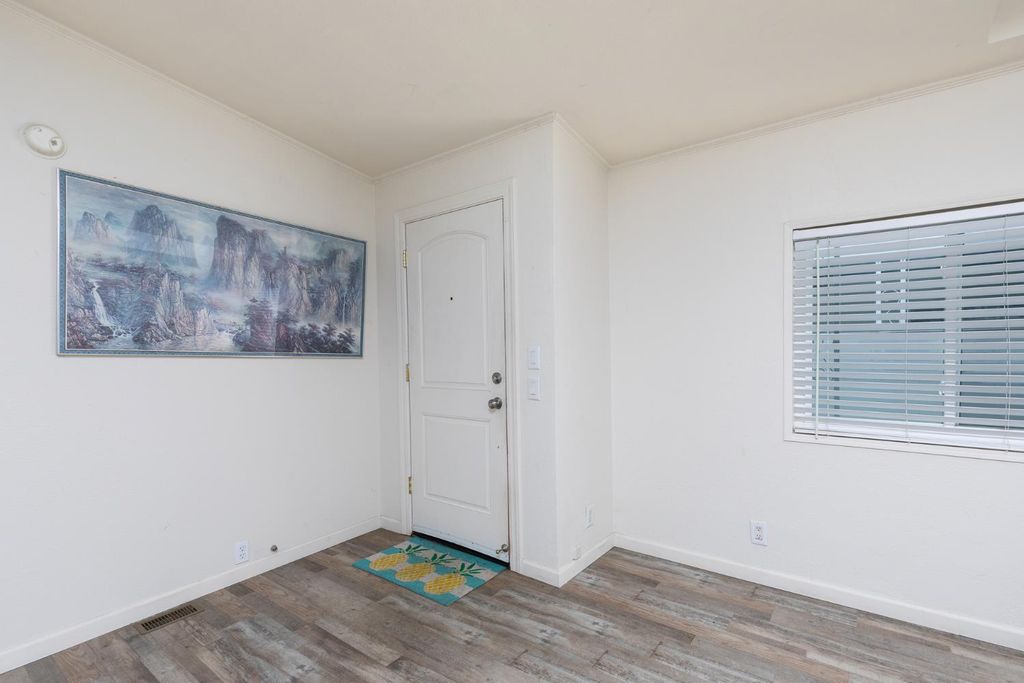 Image 11 of property listing at 8701 Highway 41 # 35, Fresno, CA 93720