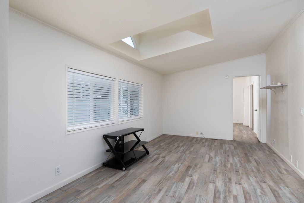 Image 12 of property listing at 8701 Highway 41 # 35, Fresno, CA 93720