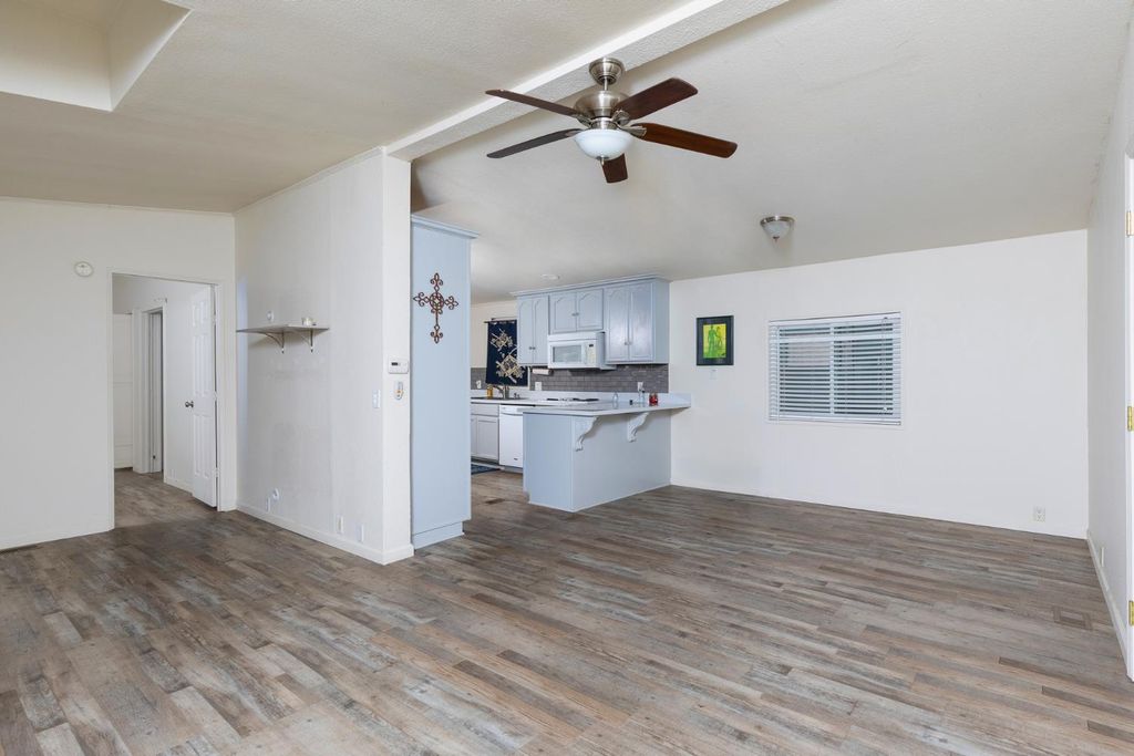 Image 13 of property listing at 8701 Highway 41 # 35, Fresno, CA 93720