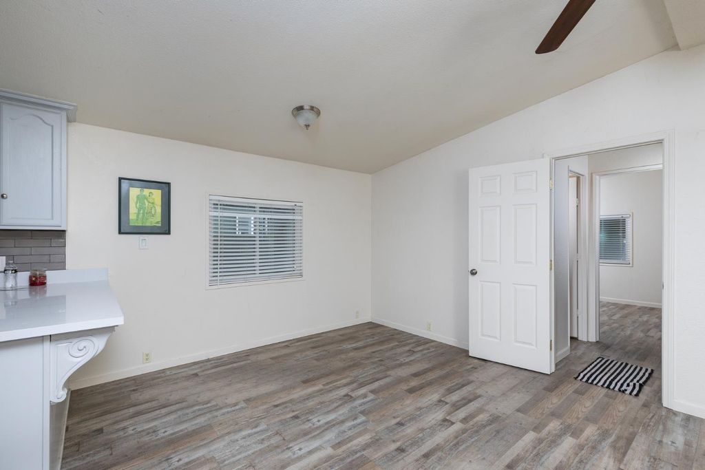 Image 17 of property listing at 8701 Highway 41 # 35, Fresno, CA 93720