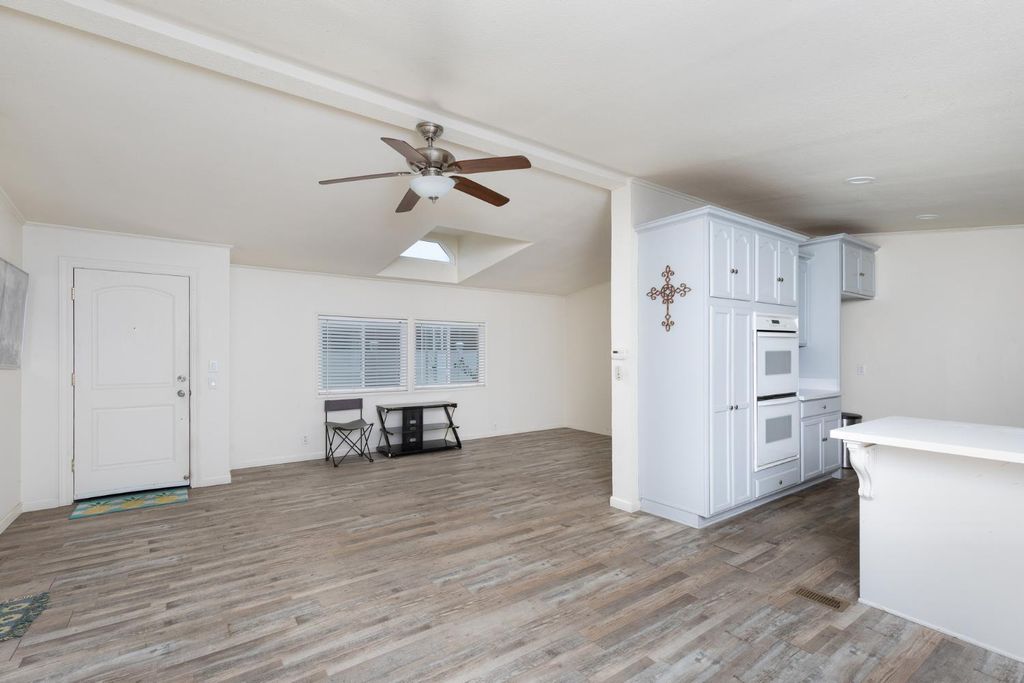 Image 18 of property listing at 8701 Highway 41 # 35, Fresno, CA 93720