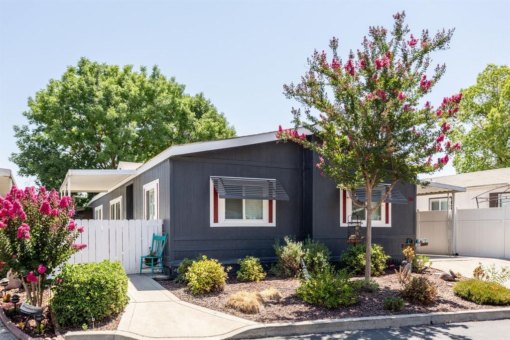 Image 2 of property listing at 8701 Highway 41 # 35, Fresno, CA 93720